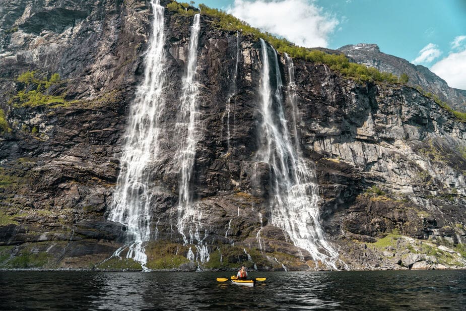 De magische Zeven Zusters watervallen in Noorwegen