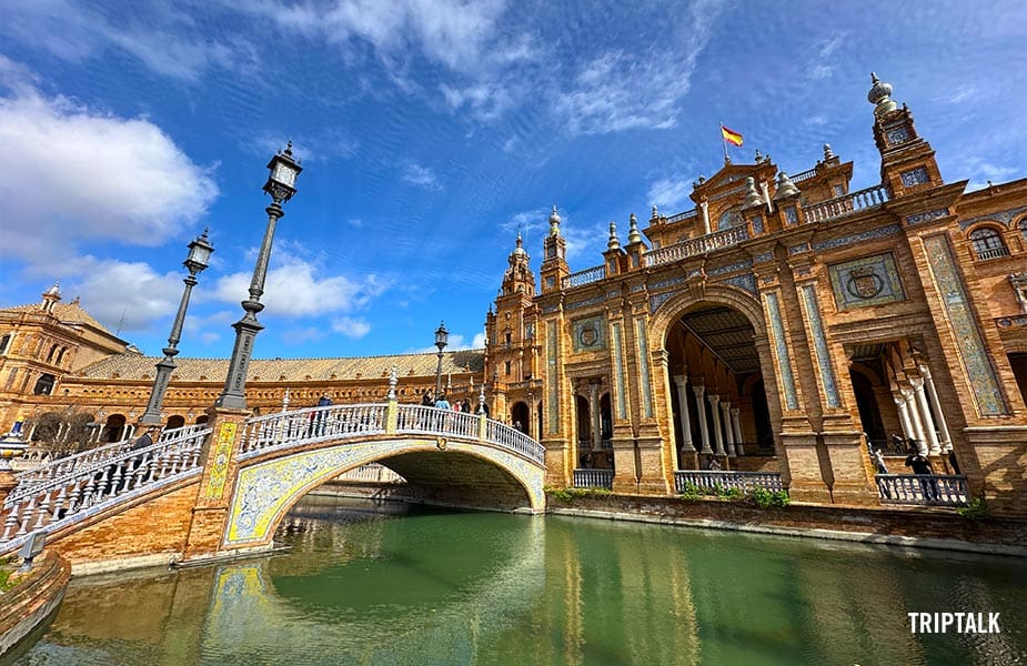 Het prachtige plein Plaza de Espana in Sevilla