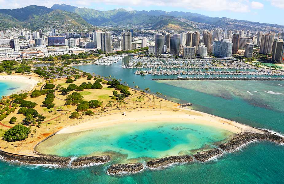 Mooi uitzicht op het strand van Ala Moana Beach