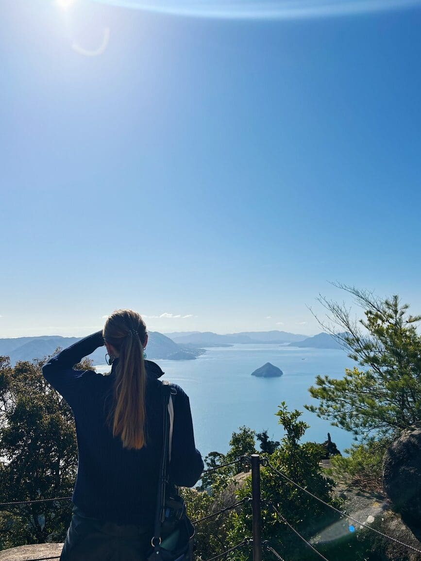 Uitzicht bij Miyajima op Mount Misen