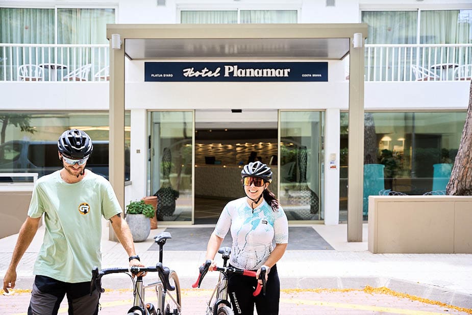 Fietsen aan de kust bij Platja d'Aro