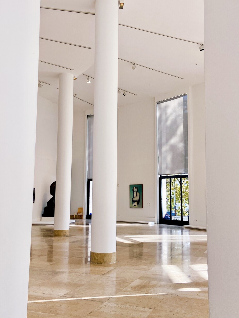 Zaal in Musee d'art Moderne in Parijs