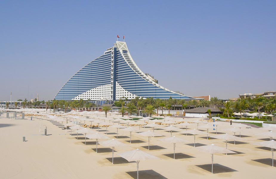 Reis naar Dubai voor strand zoals bij dit hotel